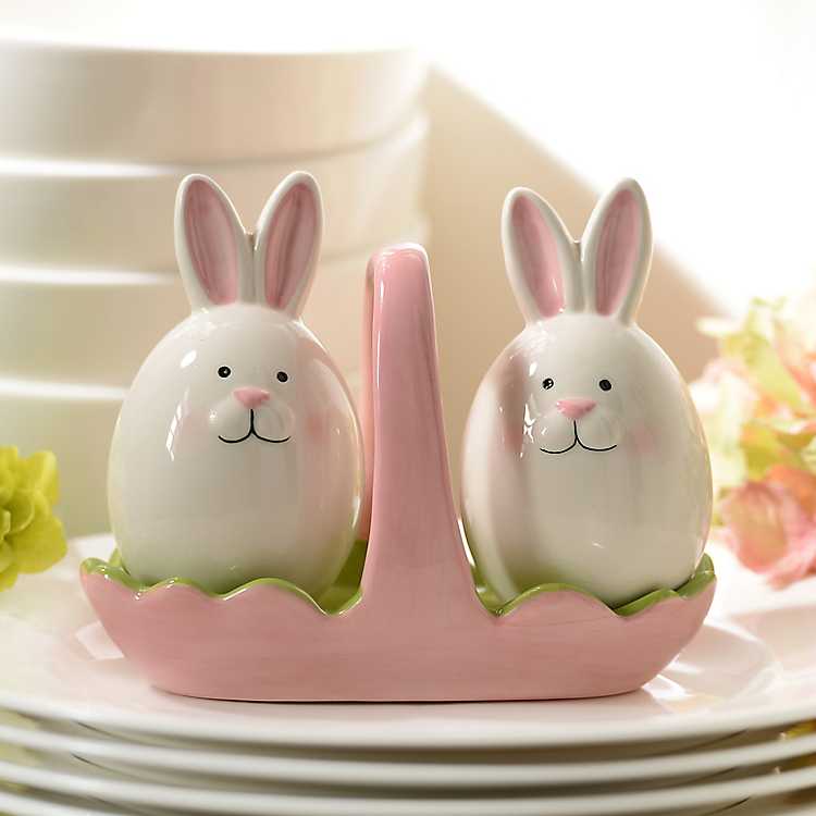 Easter salt and pepper shakers
