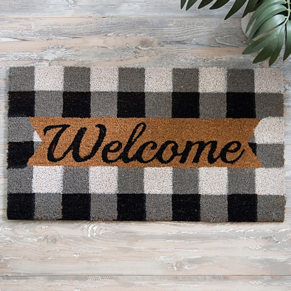 Black and White Buffalo Check Plaid Rug Christmas Entryway via