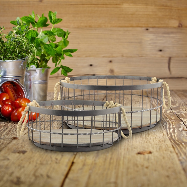 Decorating with Wire Baskets Coastal Style