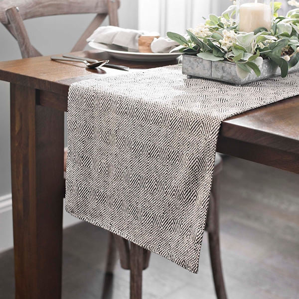 cream table runner