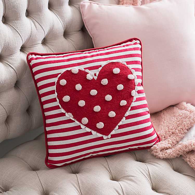 NANA Home Decor Pillows Romantic Beautiful Thistle Flowers Decorative Pillows for Teen Girls 13.78 X 13.78 Inch Heart-Shaped Cushion Gift for Friends/Children/Girl/Valentine's Day 