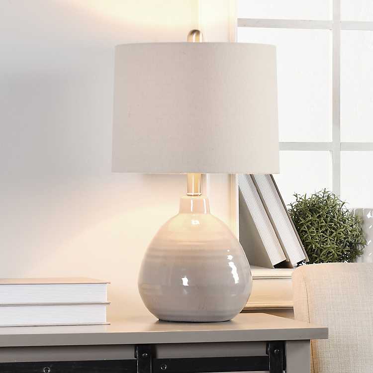 ik luister naar muziek maagpijn Gastvrijheid Gray Ribbed Ceramic Table Lamp | Kirklands Home