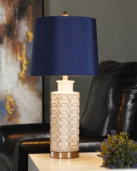 Featured image of post Blue And White Lamp Shade Geometric / Medallions in blue and white looks chic and new on kamdyn blue and white medallion table lamps.