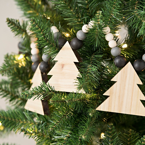 christmas tree garland