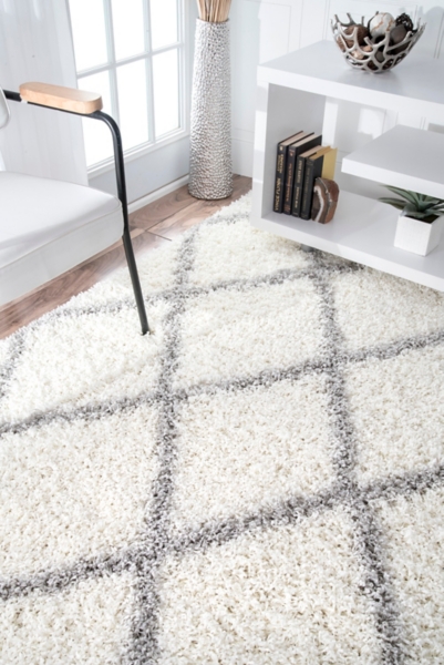 Shanna Diamond Area Rug, 8x10