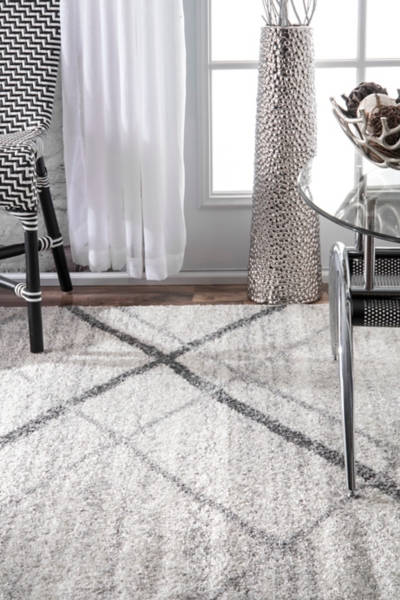 Gray Thigpen Diamond Area Rug