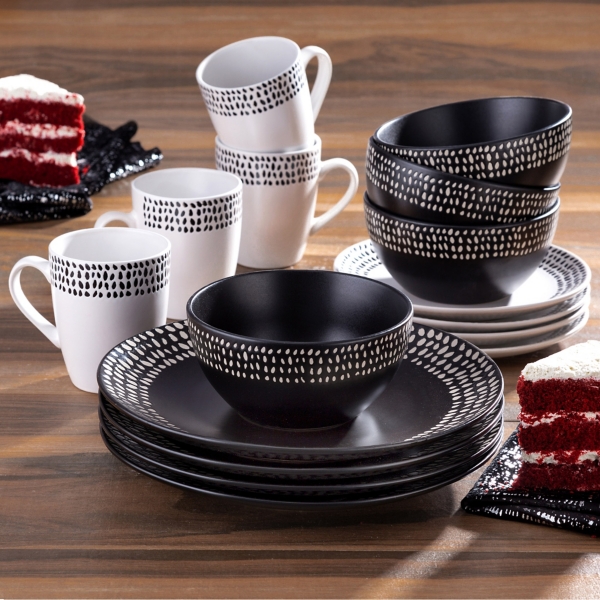 Black and White Dinnerware