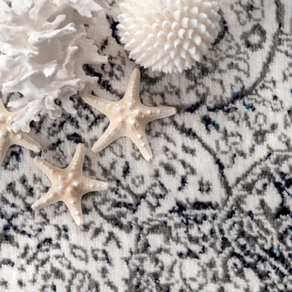 Delany Persian Inspired Area Rug, 4x6