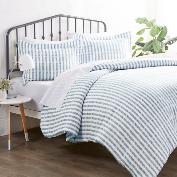 Navy Rugged Stripes Puffed 3-pc. Queen Duvet Set