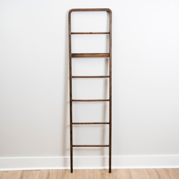 Natural Rounded Top Leaning Ladder