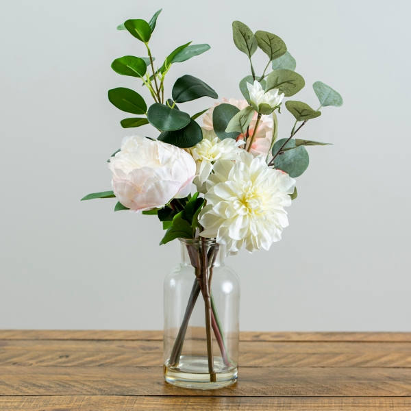 white floral centerpieces