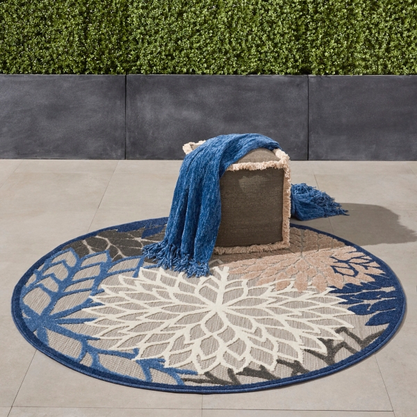 Blue Floral Burst Round Outdoor Area Rug, 5x5