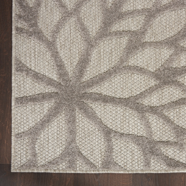 Gray Floral Burst Outdoor Area Rug, 7x10