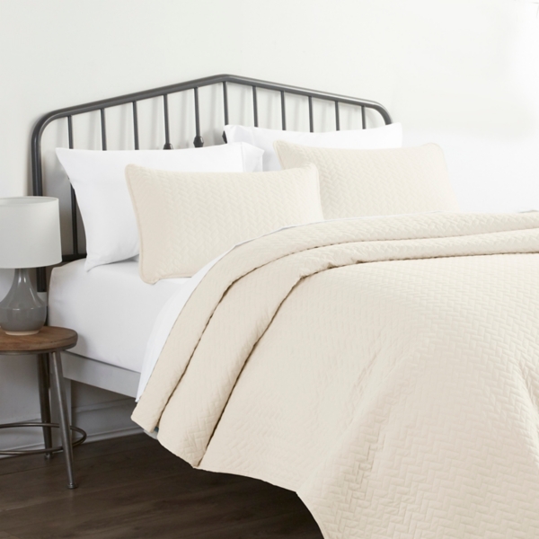 Ivory Herringbone Quilted 3-pc. Queen Coverlet Set