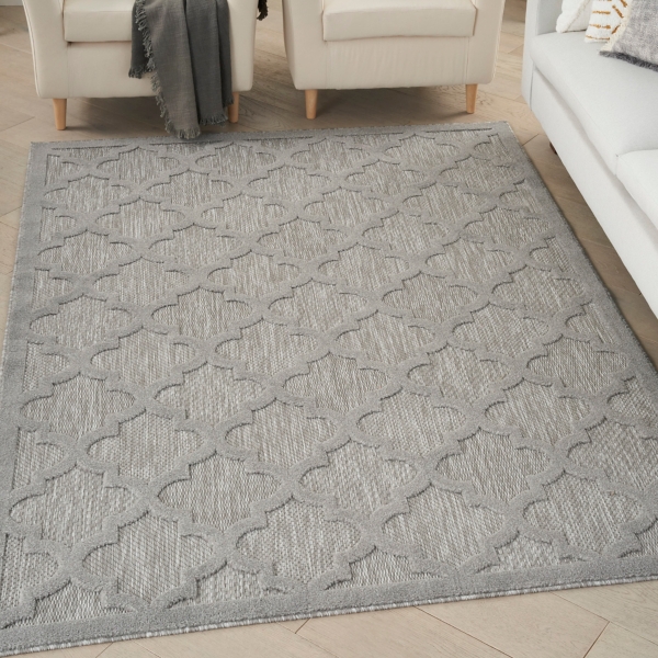 Soft Silver Trellis Outdoor Area Rug, 4x6