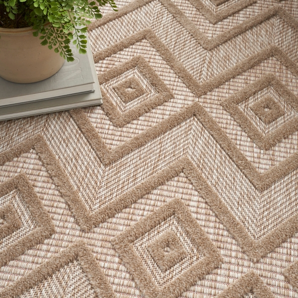 Natural Beige Diamond Indoor/Outdoor Area Rug, 4x6