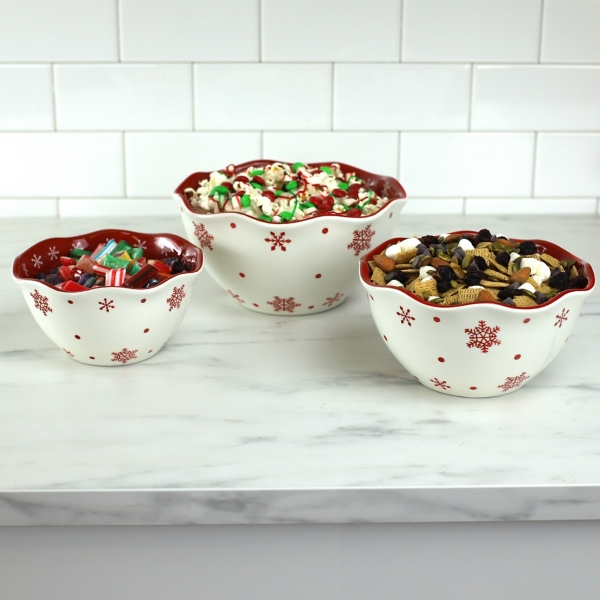 Red and White Nesting Christmas Bowls, Set of 3