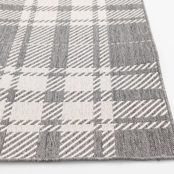 Gray Priya Plaid Indoor/Outdoor Area Rug