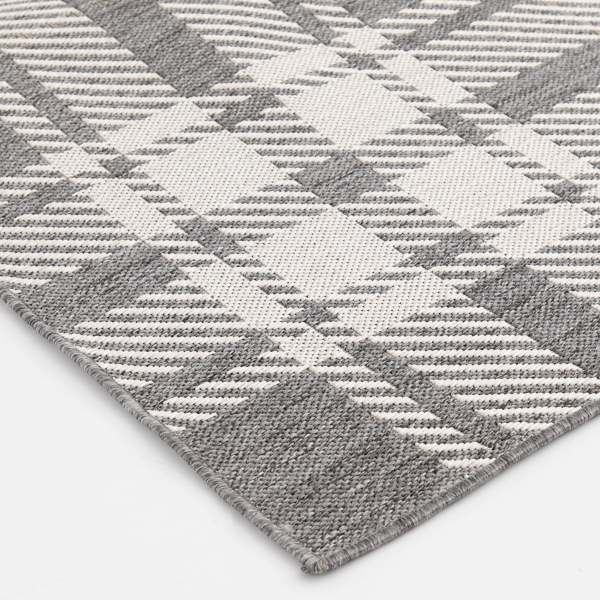 Gray Priya Plaid Indoor/Outdoor Area Rug