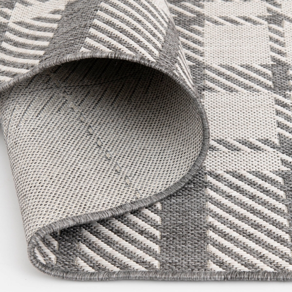 Gray Priya Plaid Indoor/Outdoor Area Rug