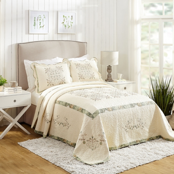 Cream Vintage Treasure King Bedspread