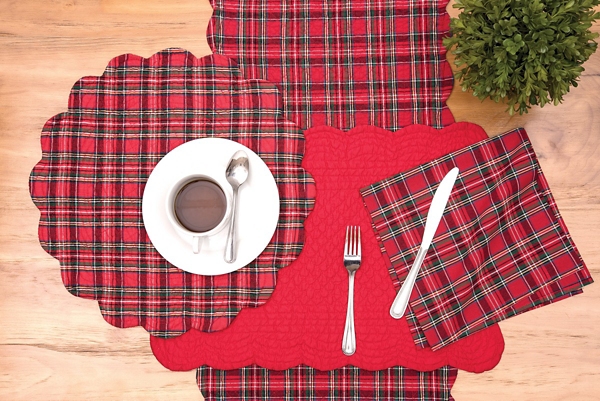 Christmas Red Plaid Scalloped Placemats, Set of 6