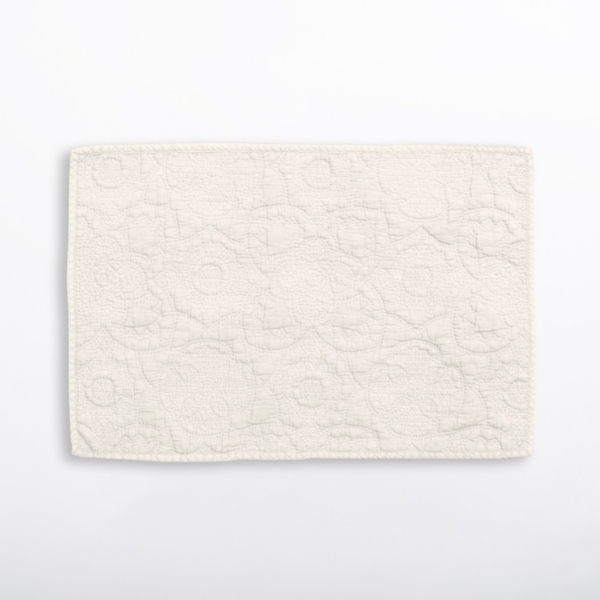 Avery Ivory Quilted Placemat