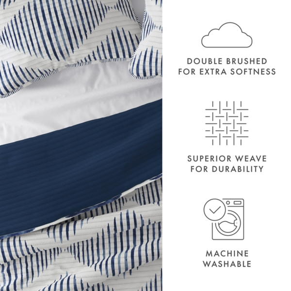 Navy Diamond Line Reversible 3-pc. Queen Quilt Set