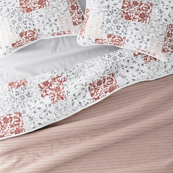 Blush Patchwork Reversible 3-pc. Queen Quilt Set