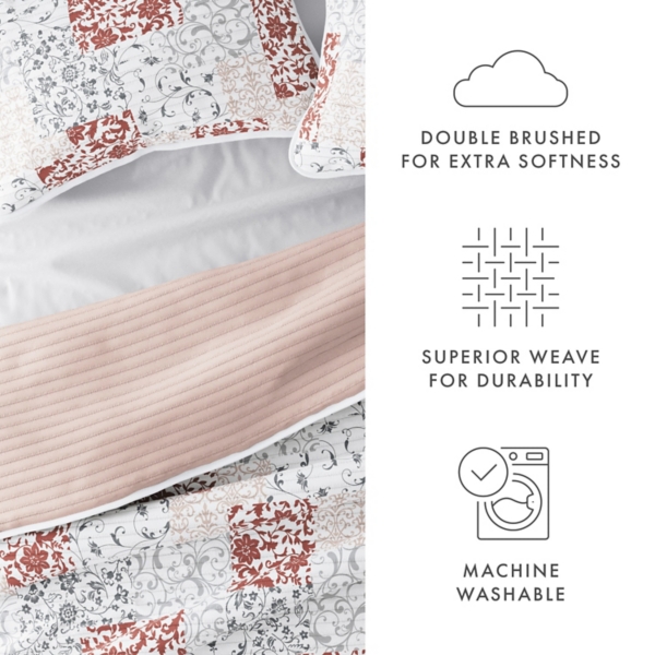 Blush Patchwork Reversible 3-pc. Queen Quilt Set