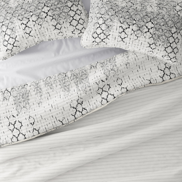 White Trellis Reversible 3-pc. Queen Quilt Set