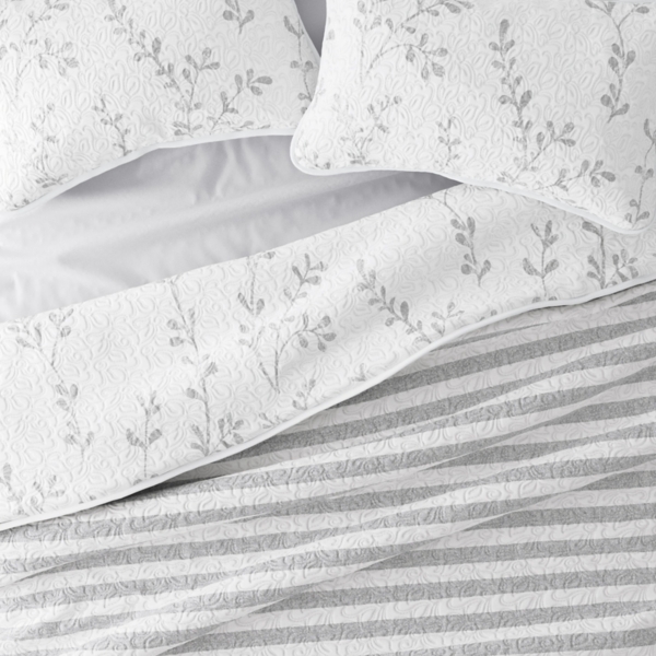Gray Vines Reversible 3-pc. Queen Quilt Set