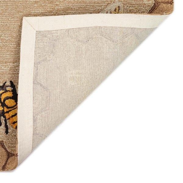 Natural Honeycomb & Bees Outdoor Accent Rug