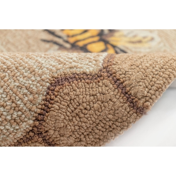 Natural Honeycomb & Bees Outdoor Accent Rug