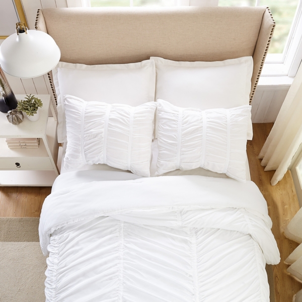 White Emily 2-pc. Twin/Twin XL Comforter Set