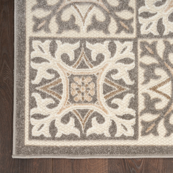 Aloha Ivory Geometric Indoor/Outdoor Area Rug