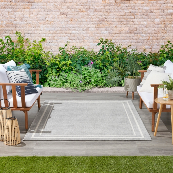 Gray Bordered Indoor/Outdoor Area Rug, 6x9