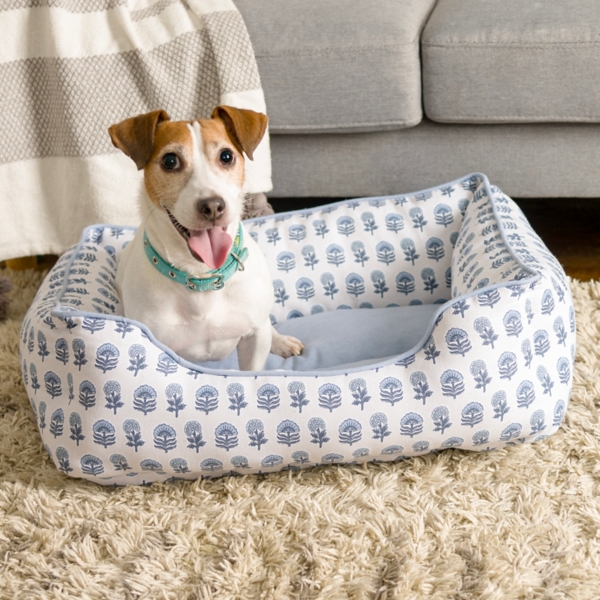 Cuddler pet outlet bed