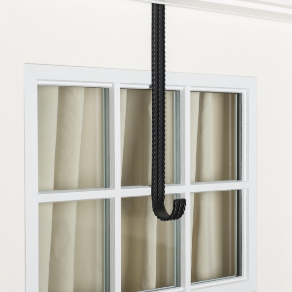 Black Metal Twisted Wreath Hanger