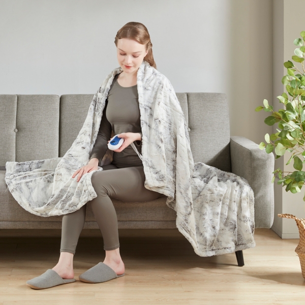 Beautyrest Marble Faux Fur Oversized Heated Throw