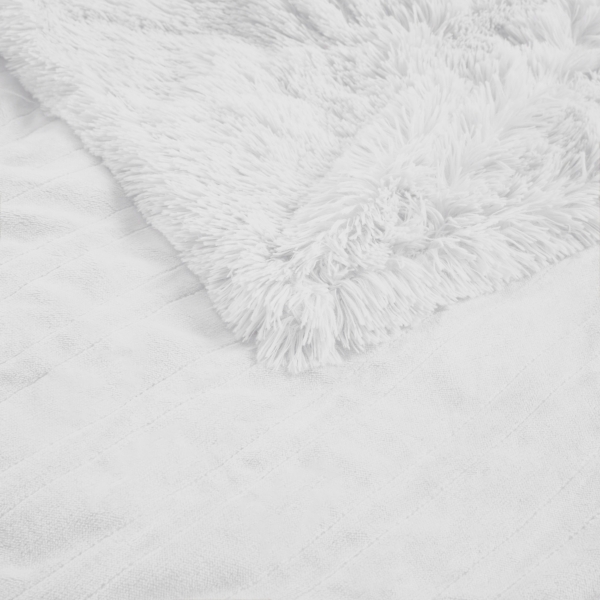 Serta White Shaggy Faux Fur Heated Throw