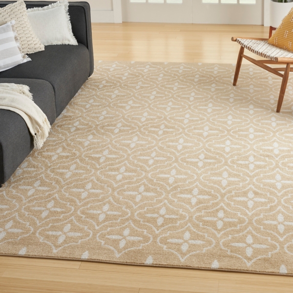 Beige & Ivory Quatrefoil Indoor/Outdoor Rug, 5x7