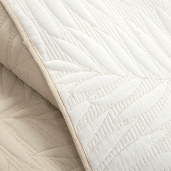 Neutral Leaf Reversible 3-pc. Cali King Quilt Set