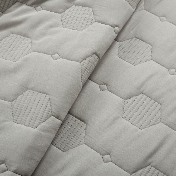 Gray Hexagon Honeycomb 3-pc. Full/Queen Quilt Set
