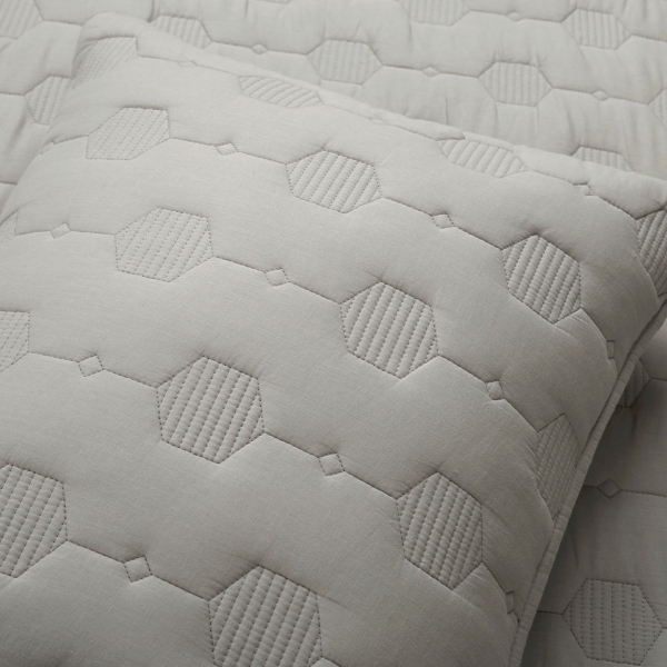 Gray Hexagon Honeycomb 3-pc. Cali King Quilt Set