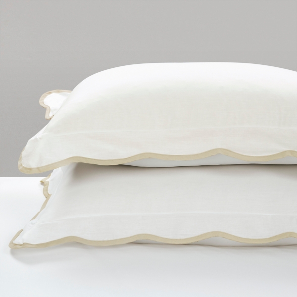 Tan Scalloped Edge 3-pc. Full/Queen Comforter Set