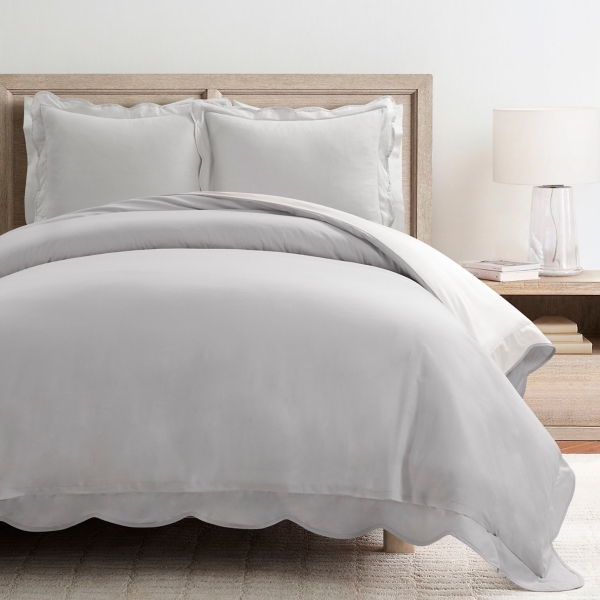 Gray Scallop Edge 3-pc. Full/Queen Duvet Cover Set