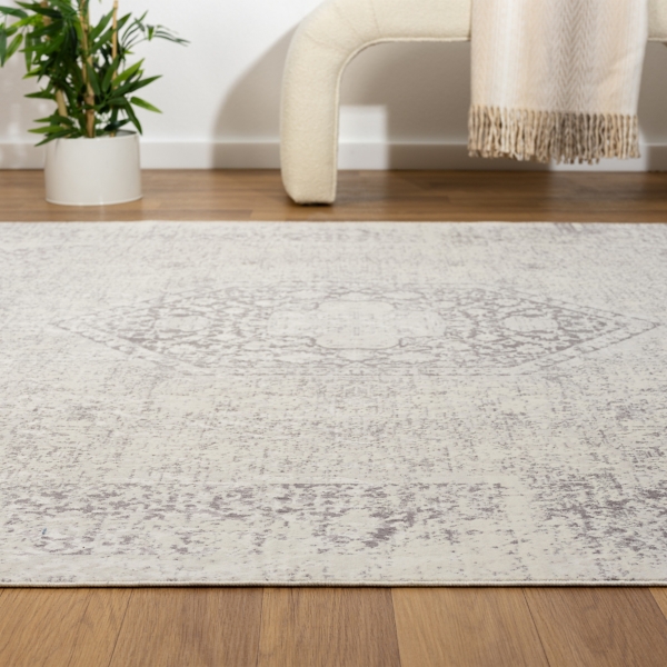 Silver Medallion Washable Area Rug, 5x7