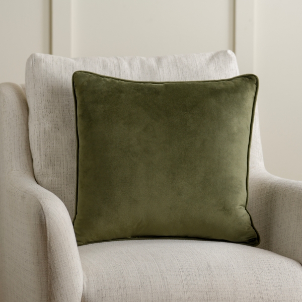 Yarn Fringe Christmas Tree Pillow