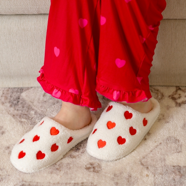 Small Heart Embroidered Slippers